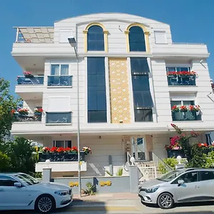 4* Aparthotel Royal Loft