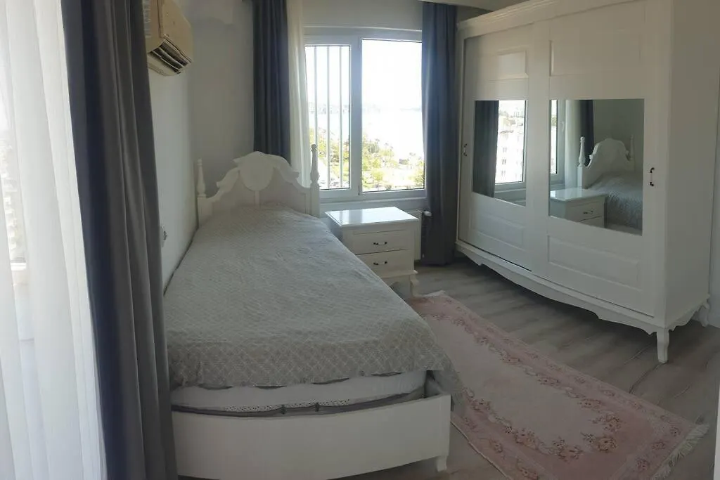 Antalya Konyaalti Plajinda Dublex Gemi Ev Apartment