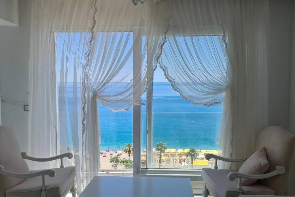 Antalya Konyaalti Plajinda Dublex Gemi Ev Apartment