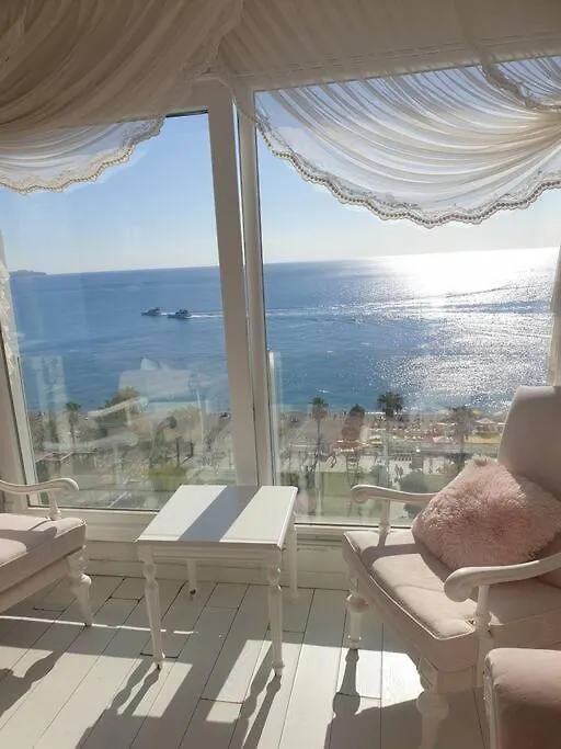 Antalya Konyaalti Plajinda Dublex Gemi Ev Apartment